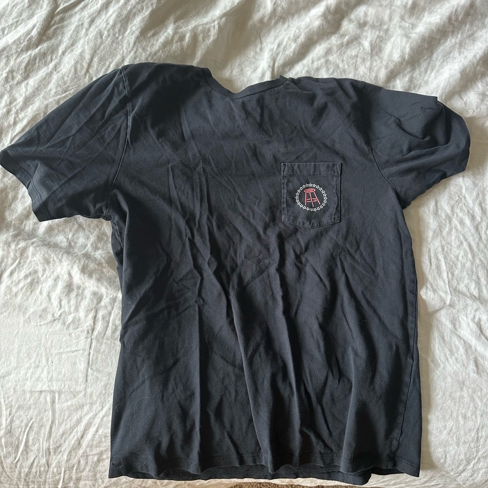 Men's Black vineyard vines/barstool tshirt